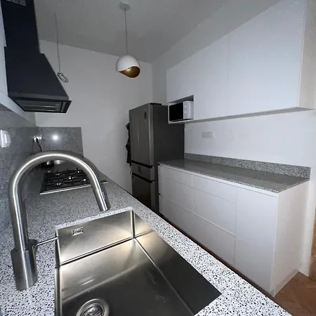 Spacious 2br In Center With Balcony Daire