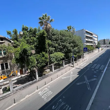 Spacious 2br In Center With Balcony Daire