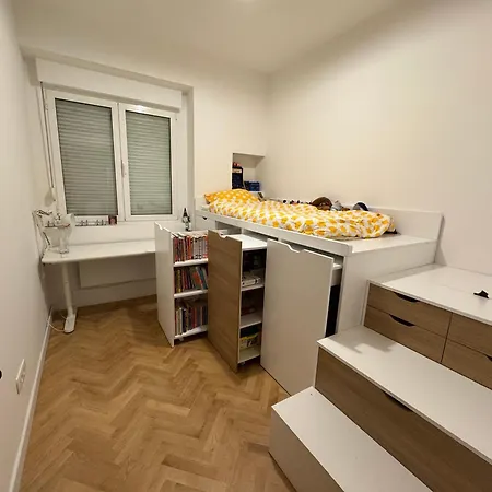 Lejlighed Spacious 2br In Center With Balcony *