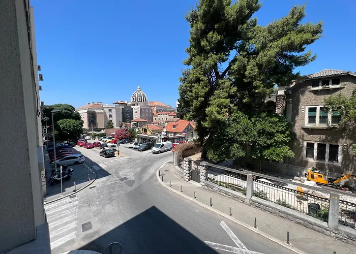 Spacious 2br In Center With Balcony Appartement Split