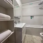Spacious 2br In Center With Balcony *